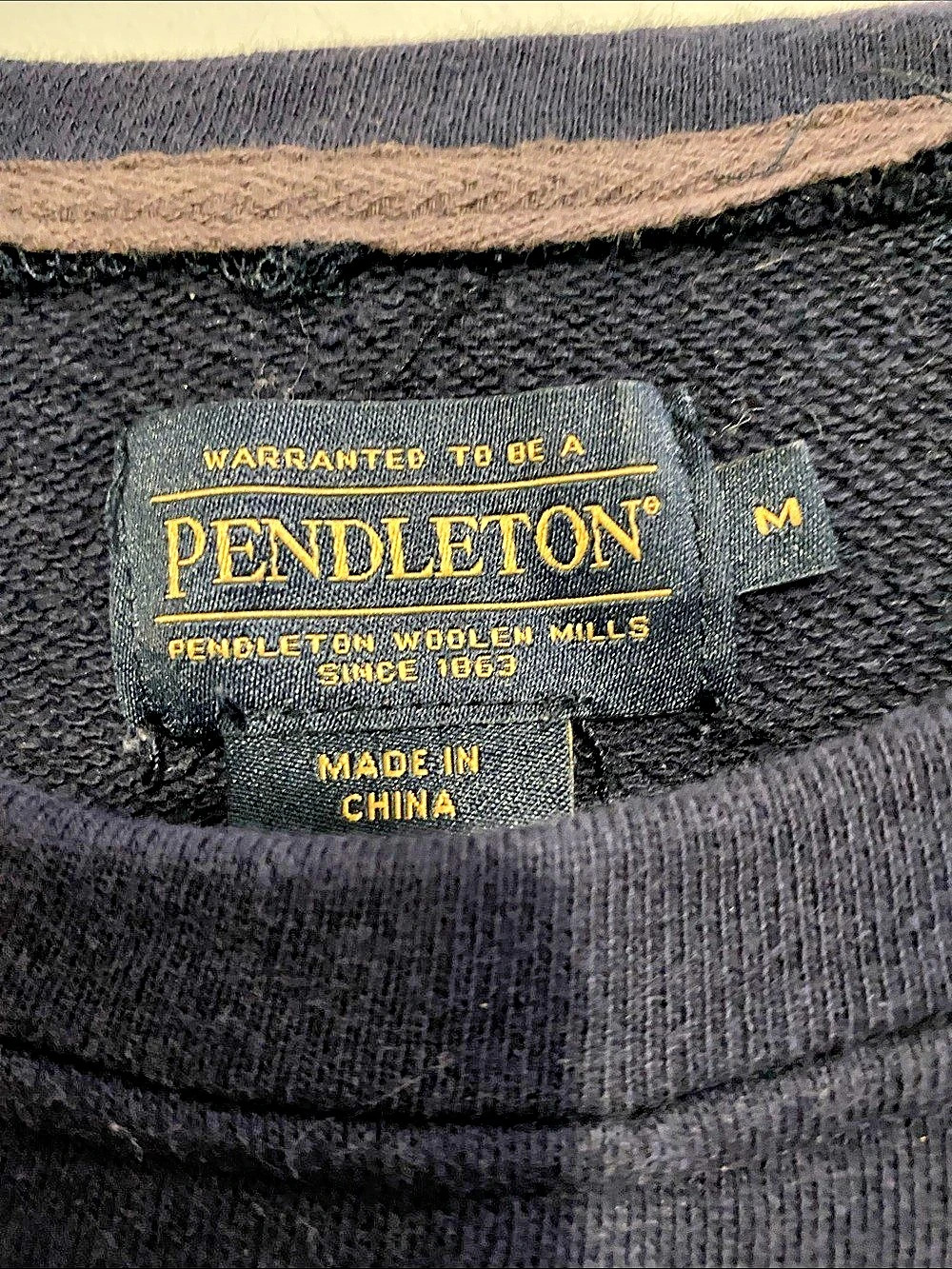 Pendleton Graphic Sweatshirt in Blue Size Medium - Picture 4 of 9